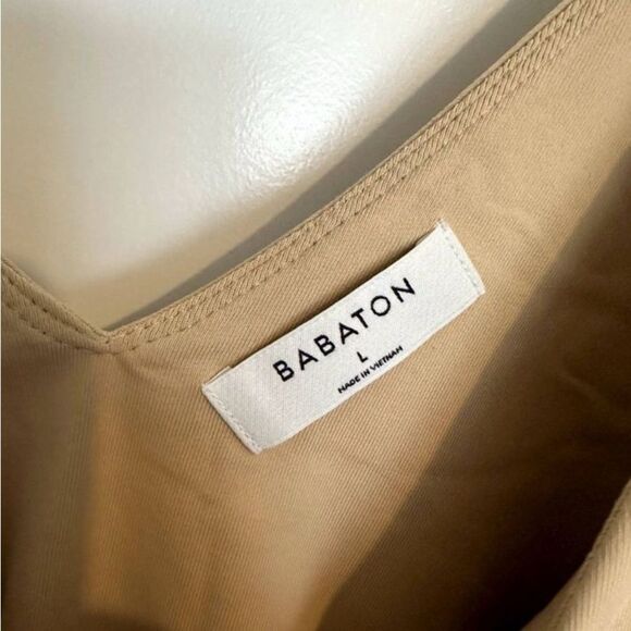 Aritizia Babaton Contour V-Neck Bodysuit Tan Large - Picture 6 of 6